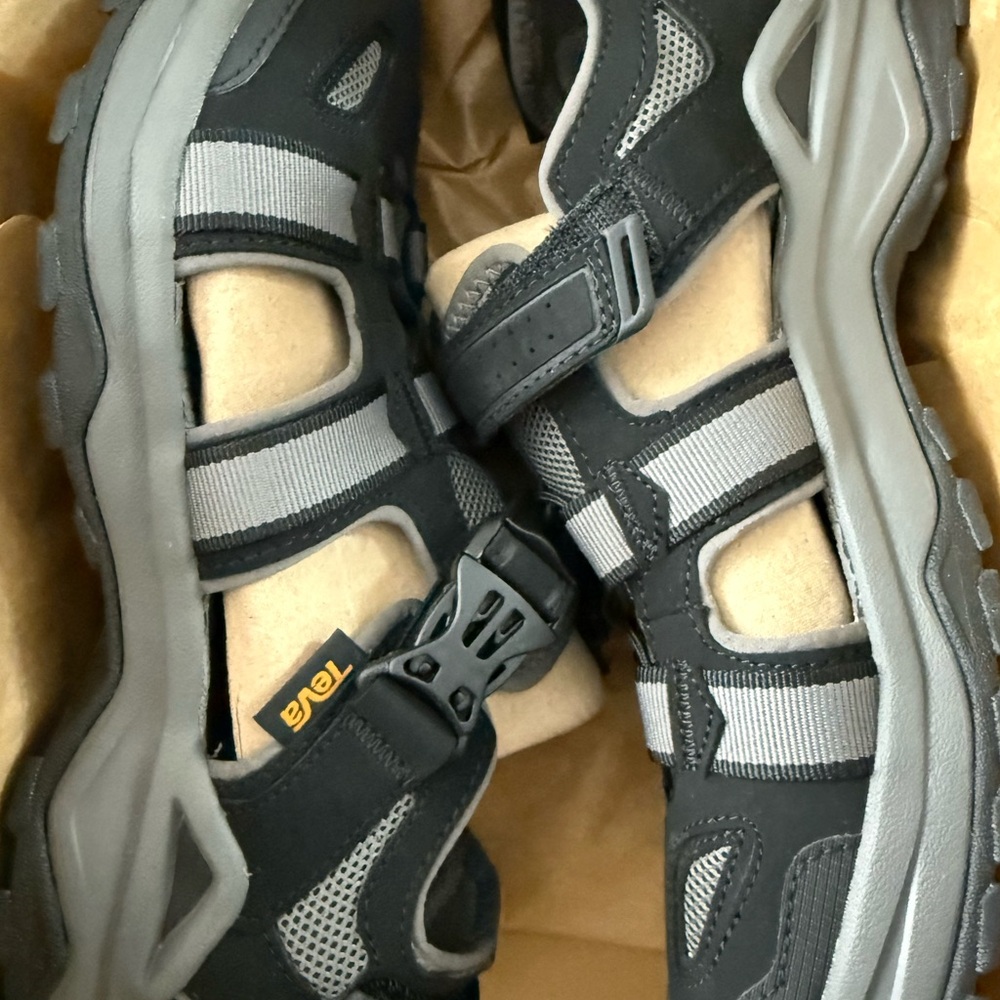Teva Omnium 2 Black Sandals/Swim Shoe Men’s 12